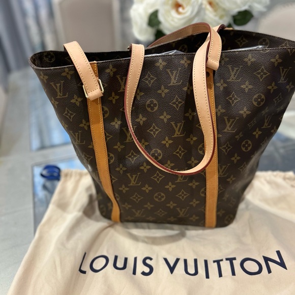SOLD-100% Authentic Louis Vuitton Sac Shopping Brown Monogram Tote - En Vogue! - Picture 5 of 16